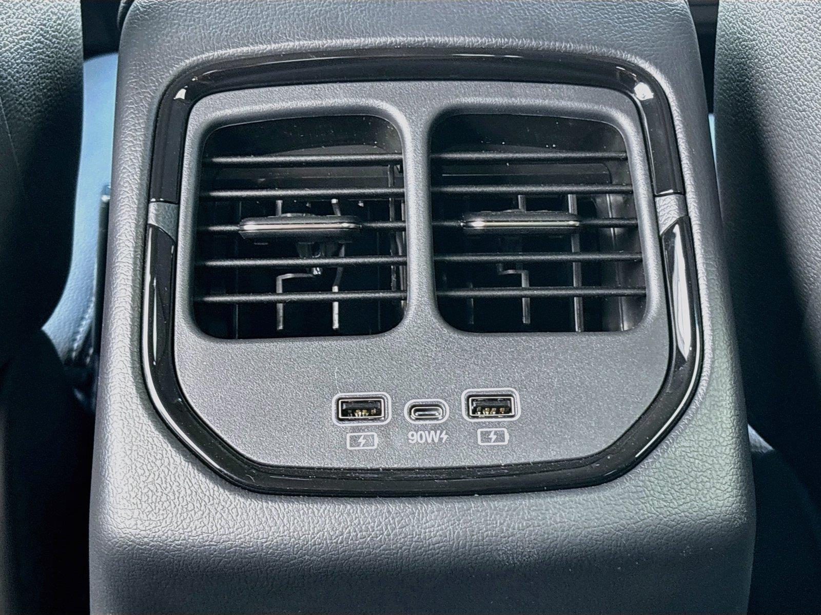 2027 VinFast VF 8 Eco