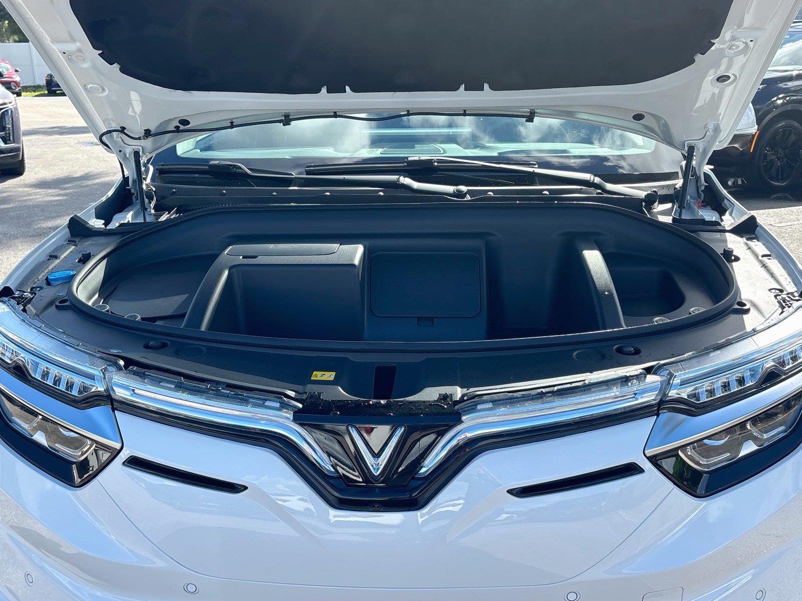 2027 VinFast VF 8 Eco