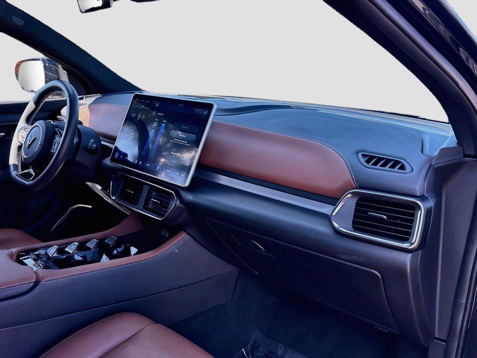 2025VinFastVF 8Plus