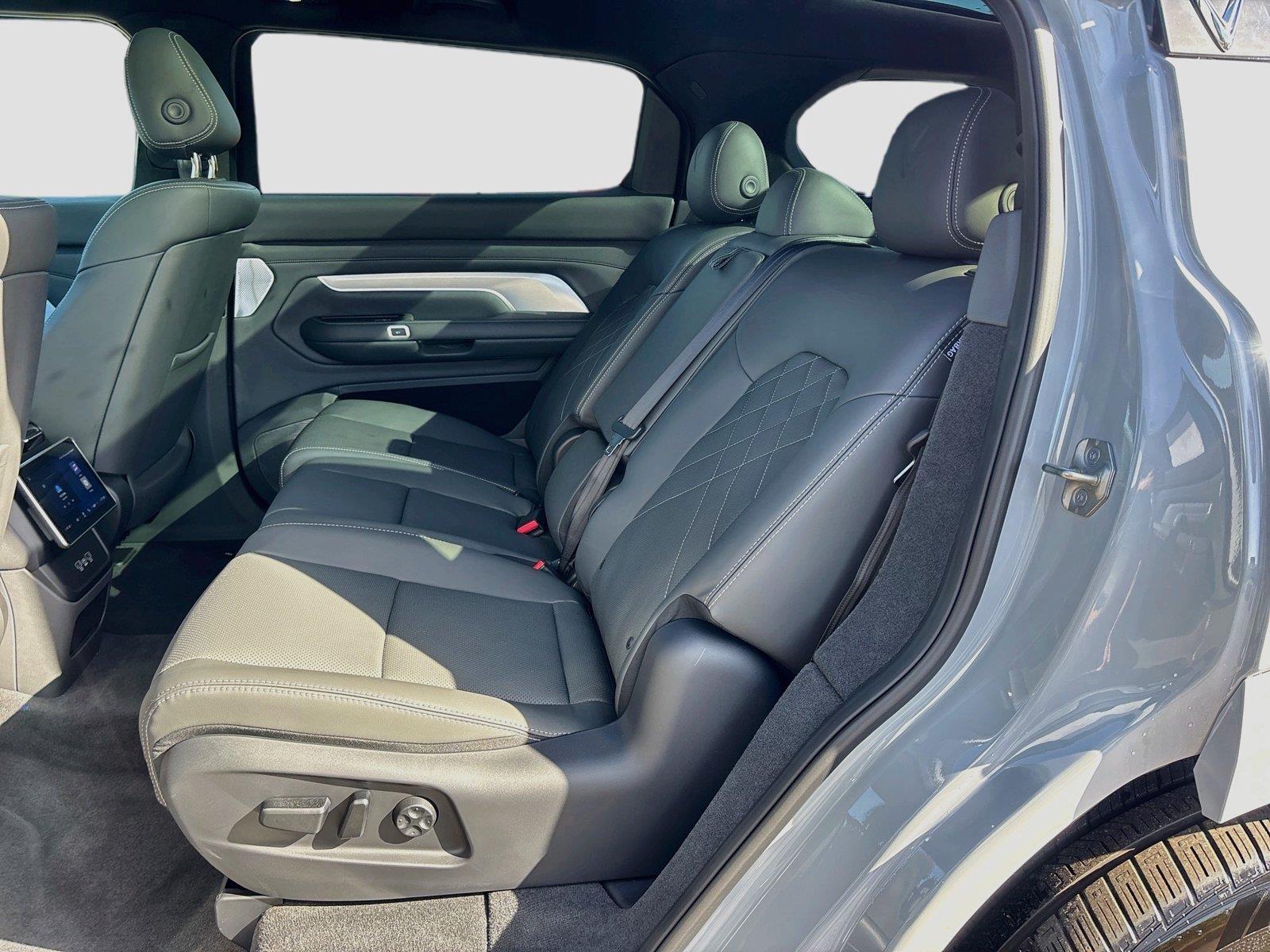 2027 VinFast VF 9 Plus