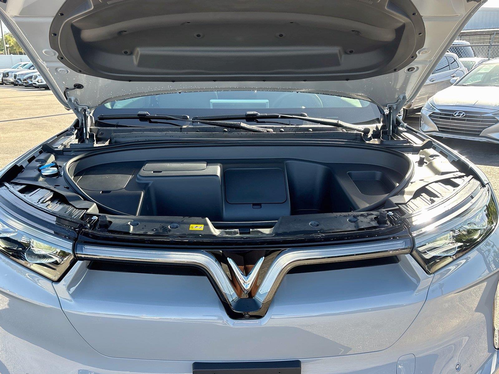 2027 VinFast VF 9 Plus