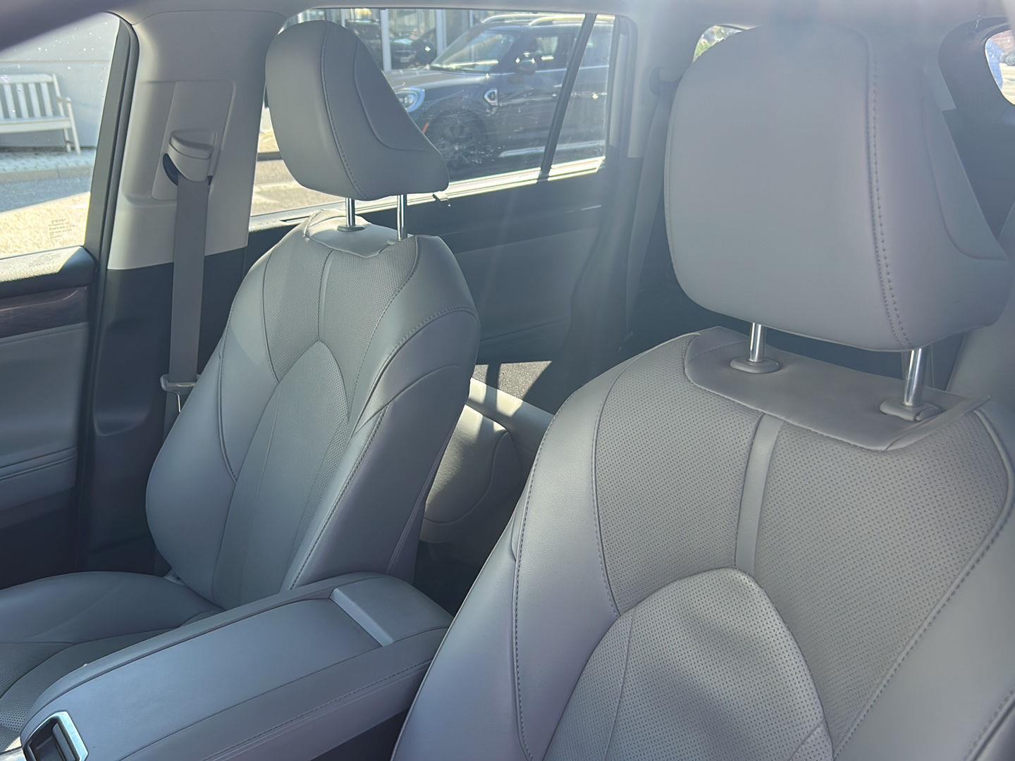 2023 Toyota Highlander Hybrid Limited photo 3