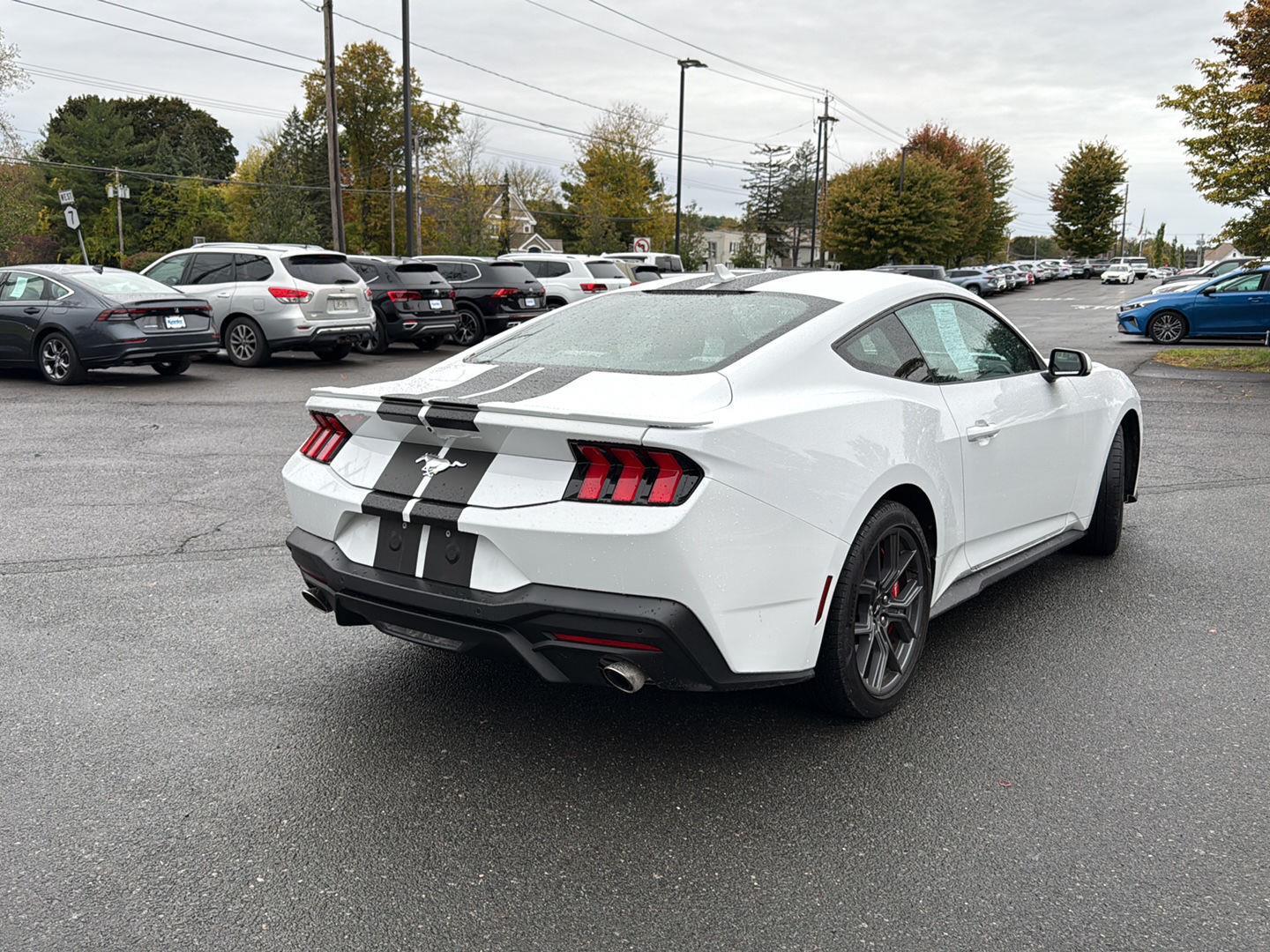 2024 Ford Mustang EcoBoost photo 3