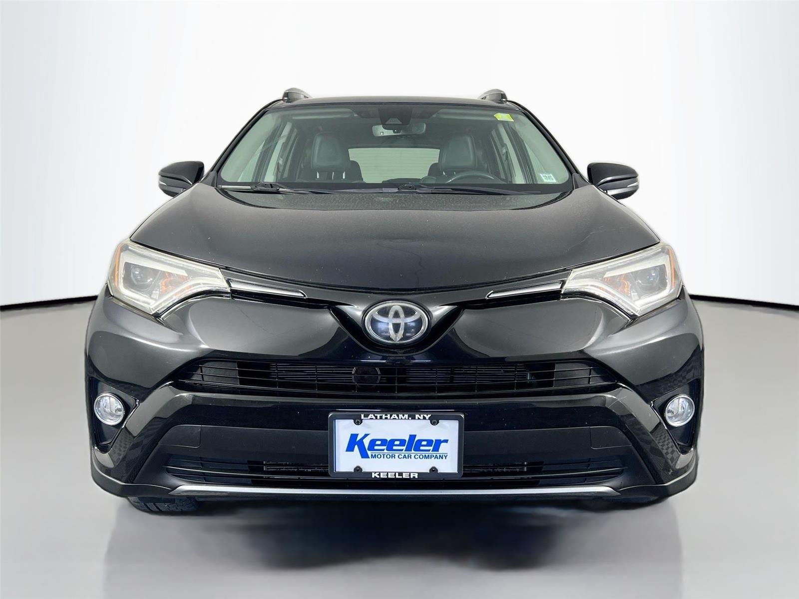 2017 Toyota RAV4 Limited photo 3