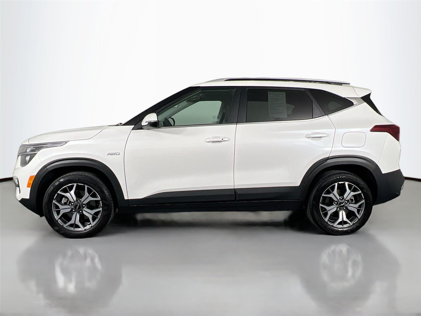 2023 Kia Seltos EX photo 2