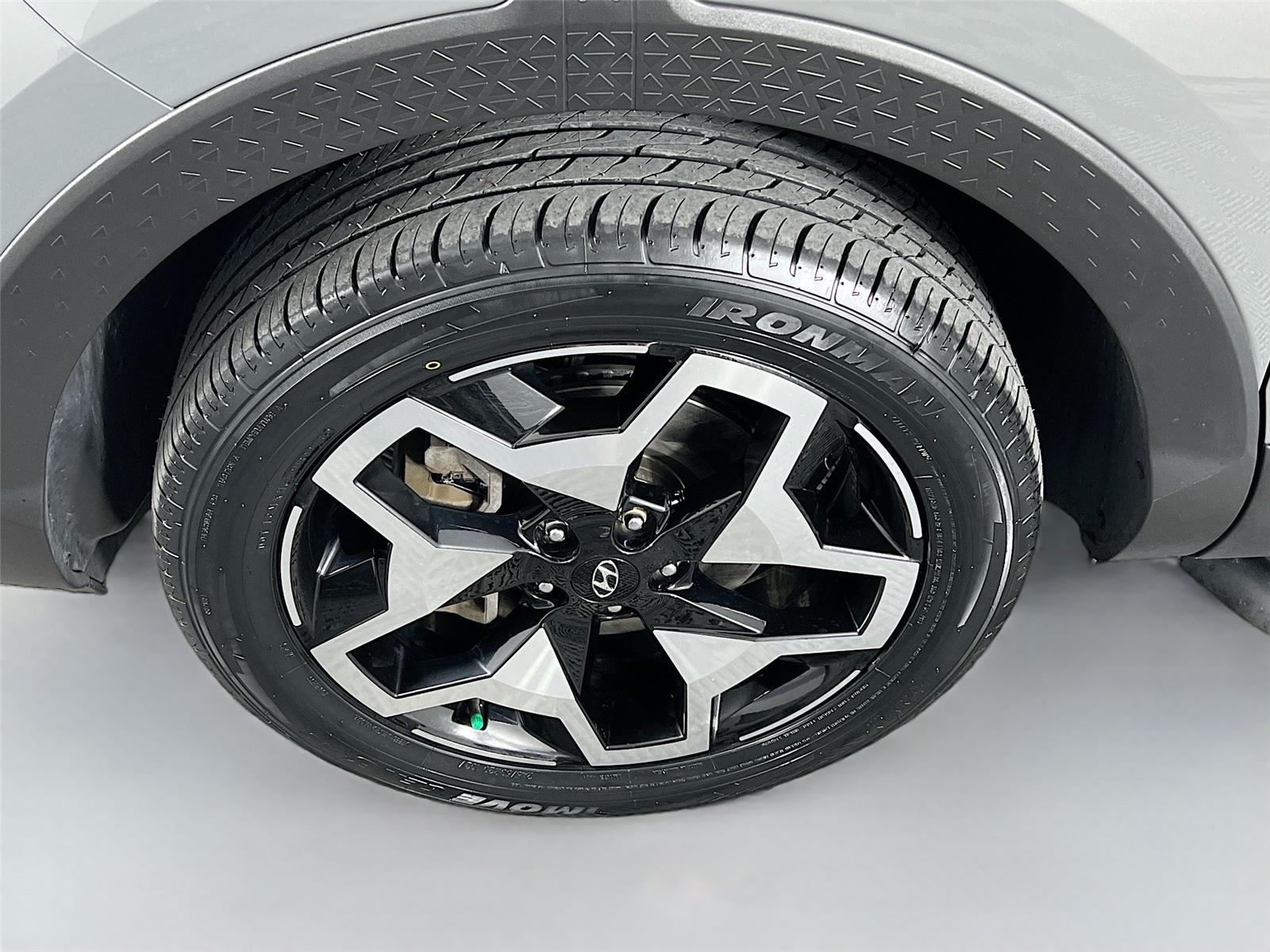2023 Hyundai Santa Cruz Limited photo 32