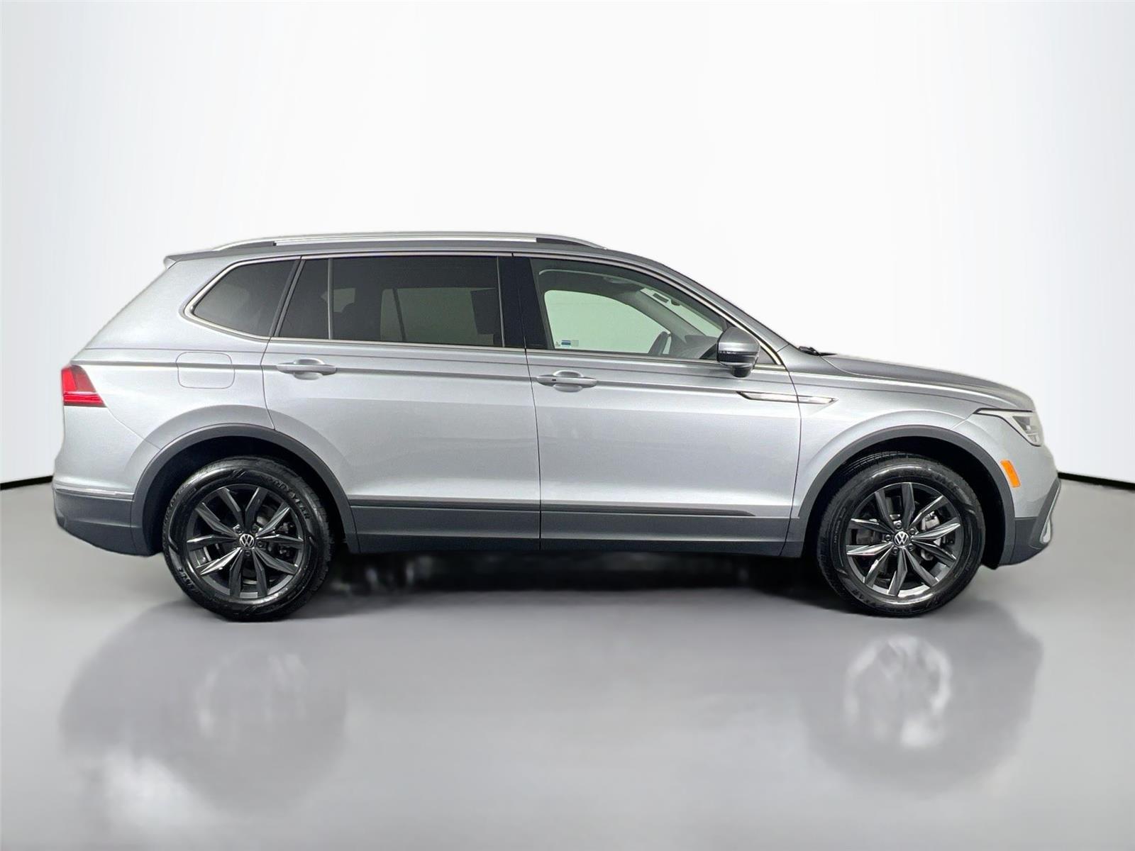2024 Volkswagen Tiguan SE Wolfsburg Edition photo 6