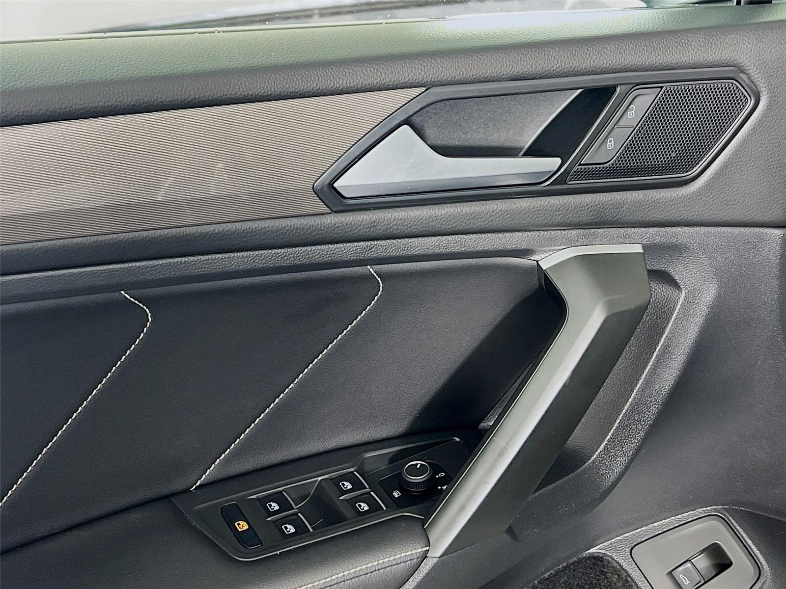 2024 Volkswagen Tiguan SE Wolfsburg Edition photo 14