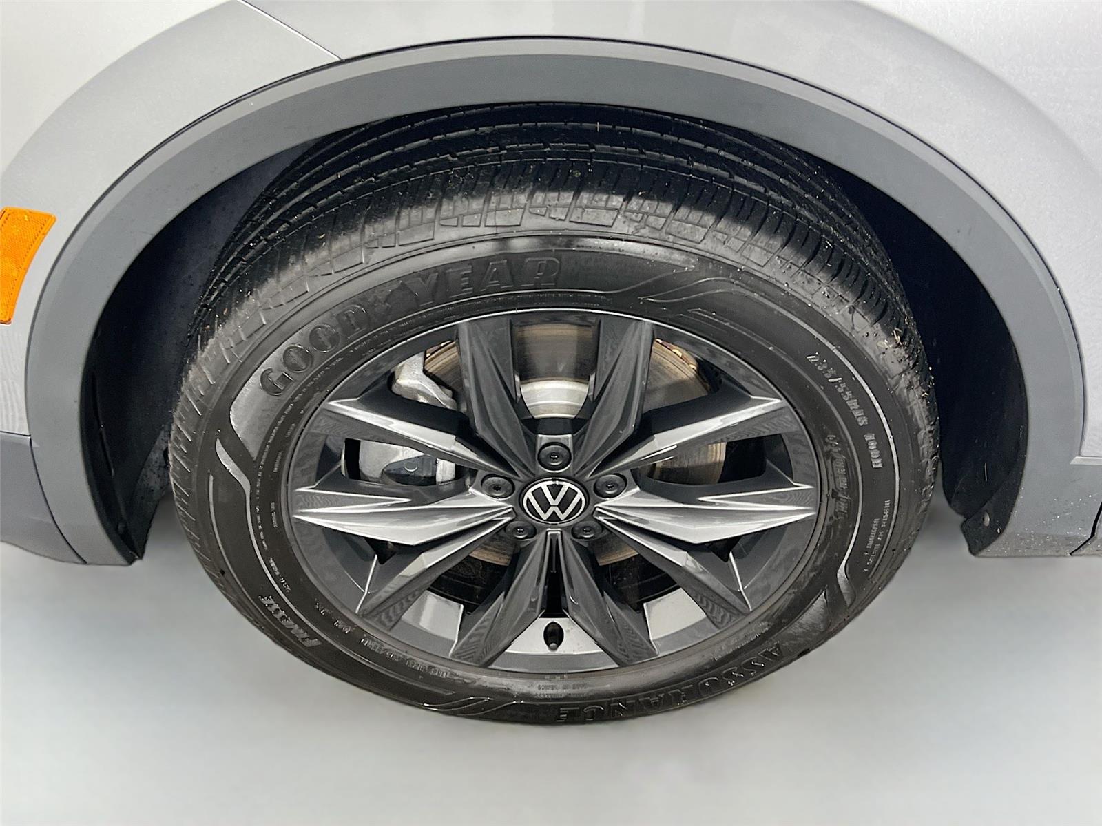 2024 Volkswagen Tiguan SE Wolfsburg Edition photo 26