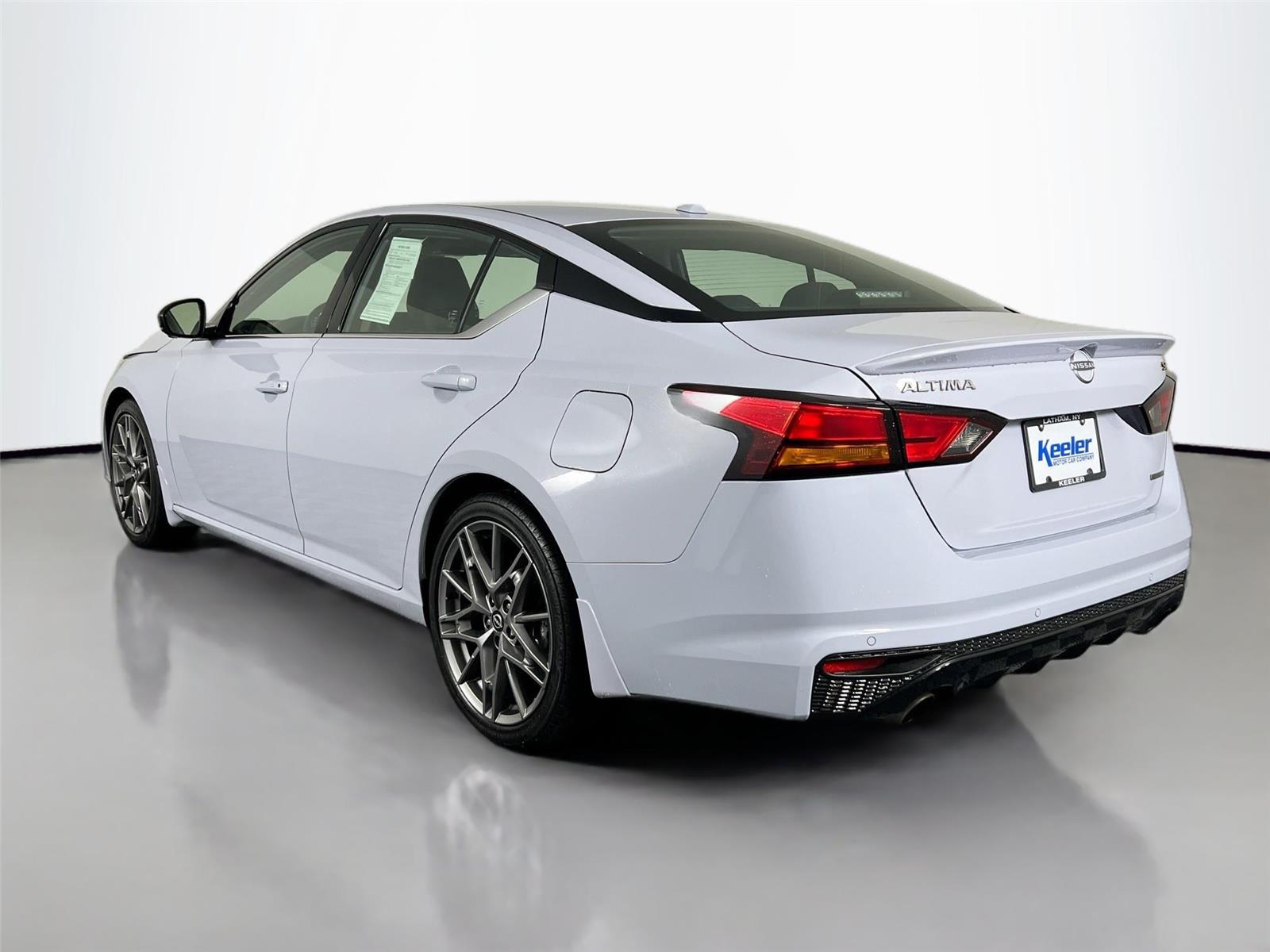 2024 Nissan Altima SR photo 3