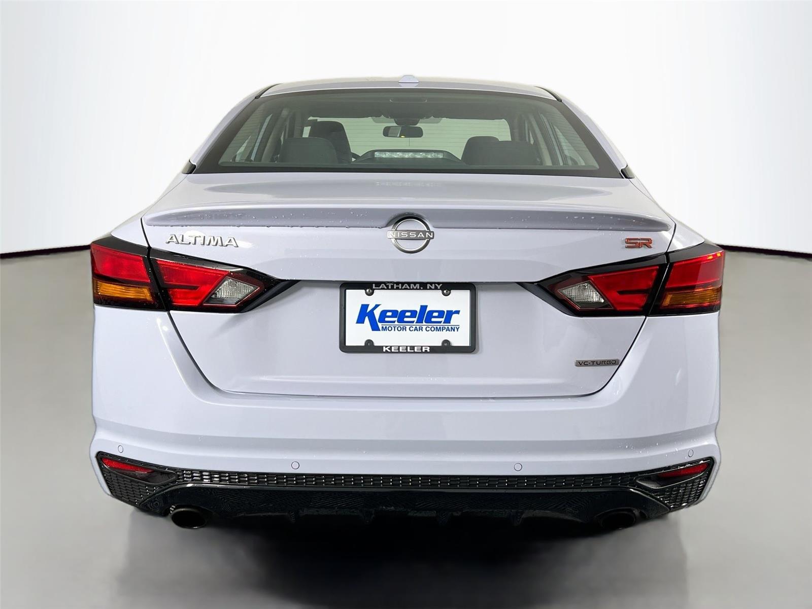 2024 Nissan Altima SR photo 4
