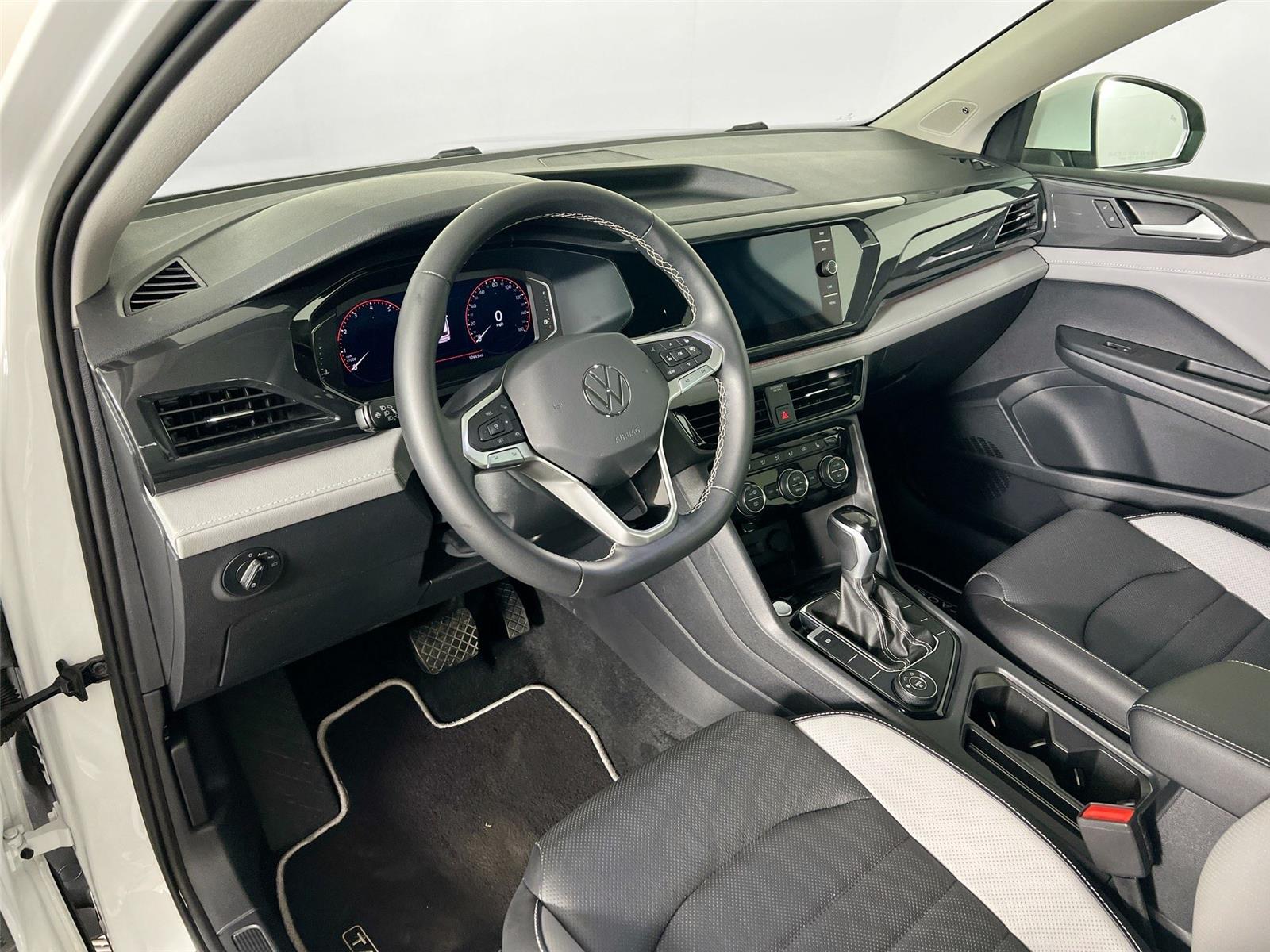 2023 Volkswagen Taos SEL photo 8