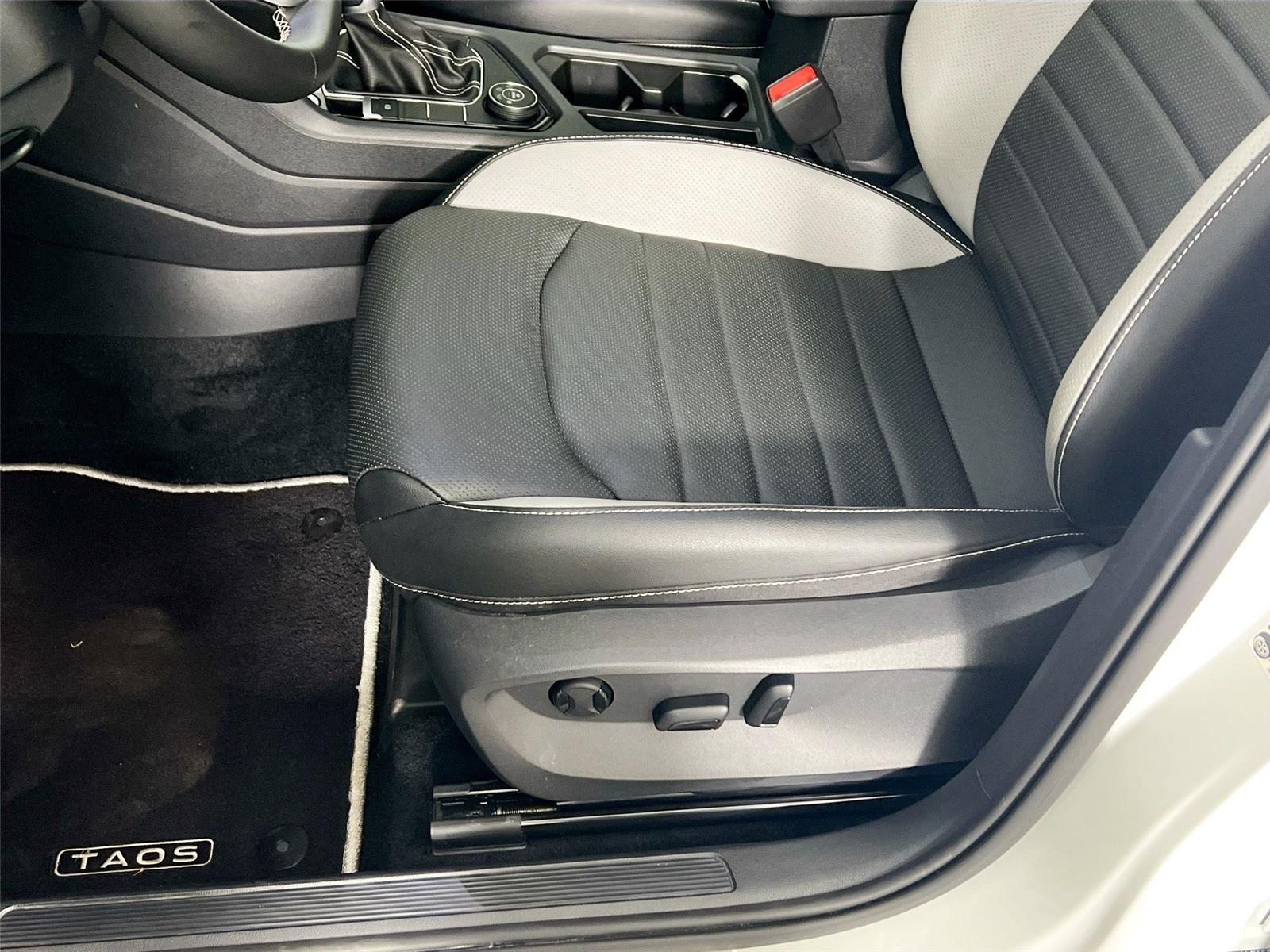 2023 Volkswagen Taos SEL photo 19