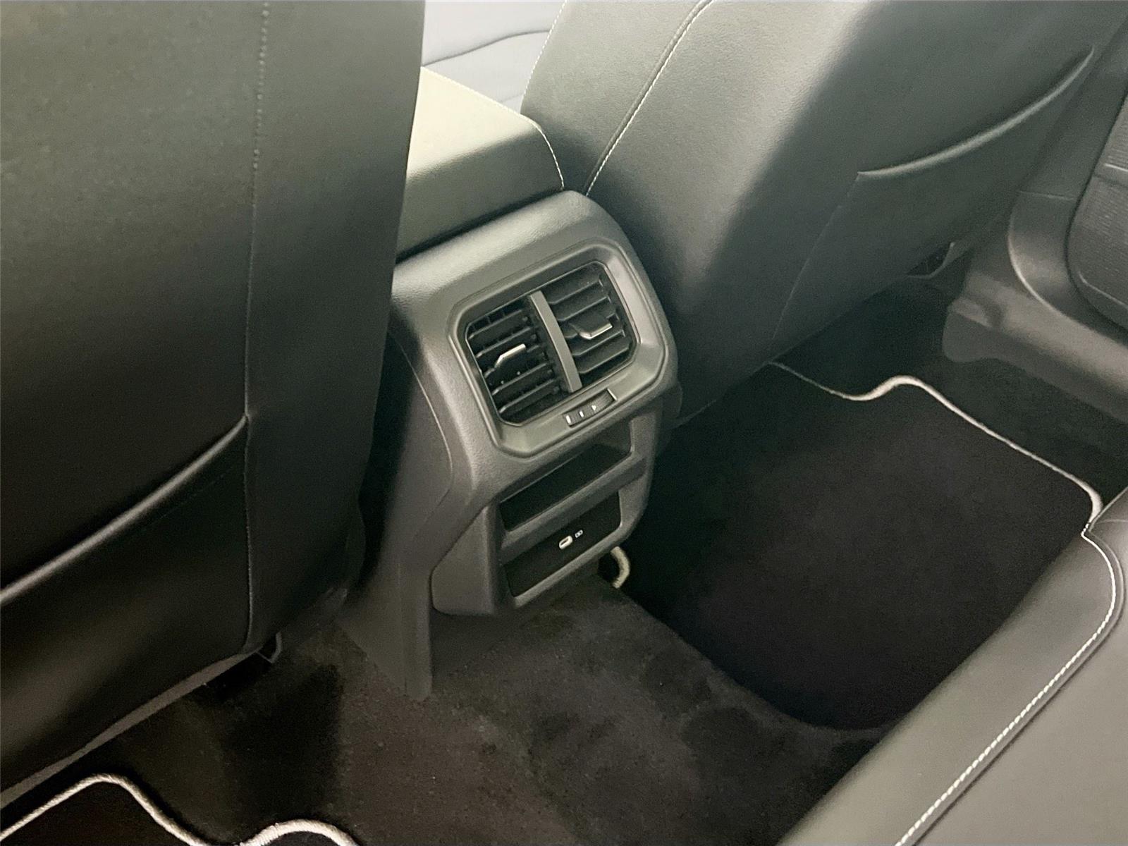 2023 Volkswagen Taos SEL photo 24