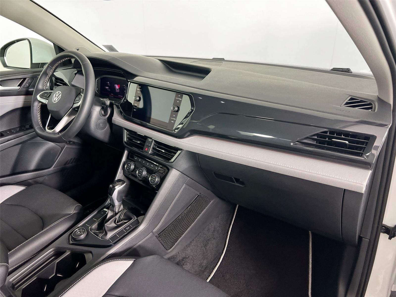 2023 Volkswagen Taos SEL photo 27