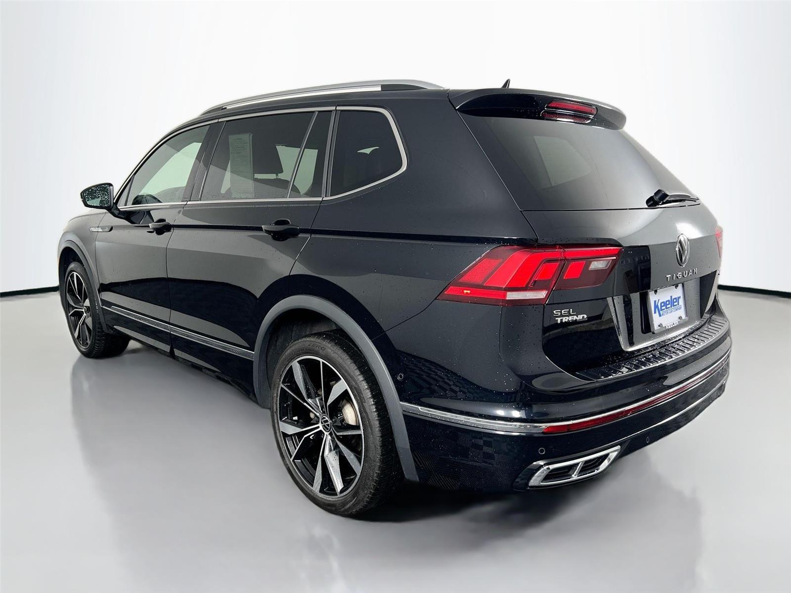 2023 Volkswagen Tiguan SEL R-Line Black photo 2