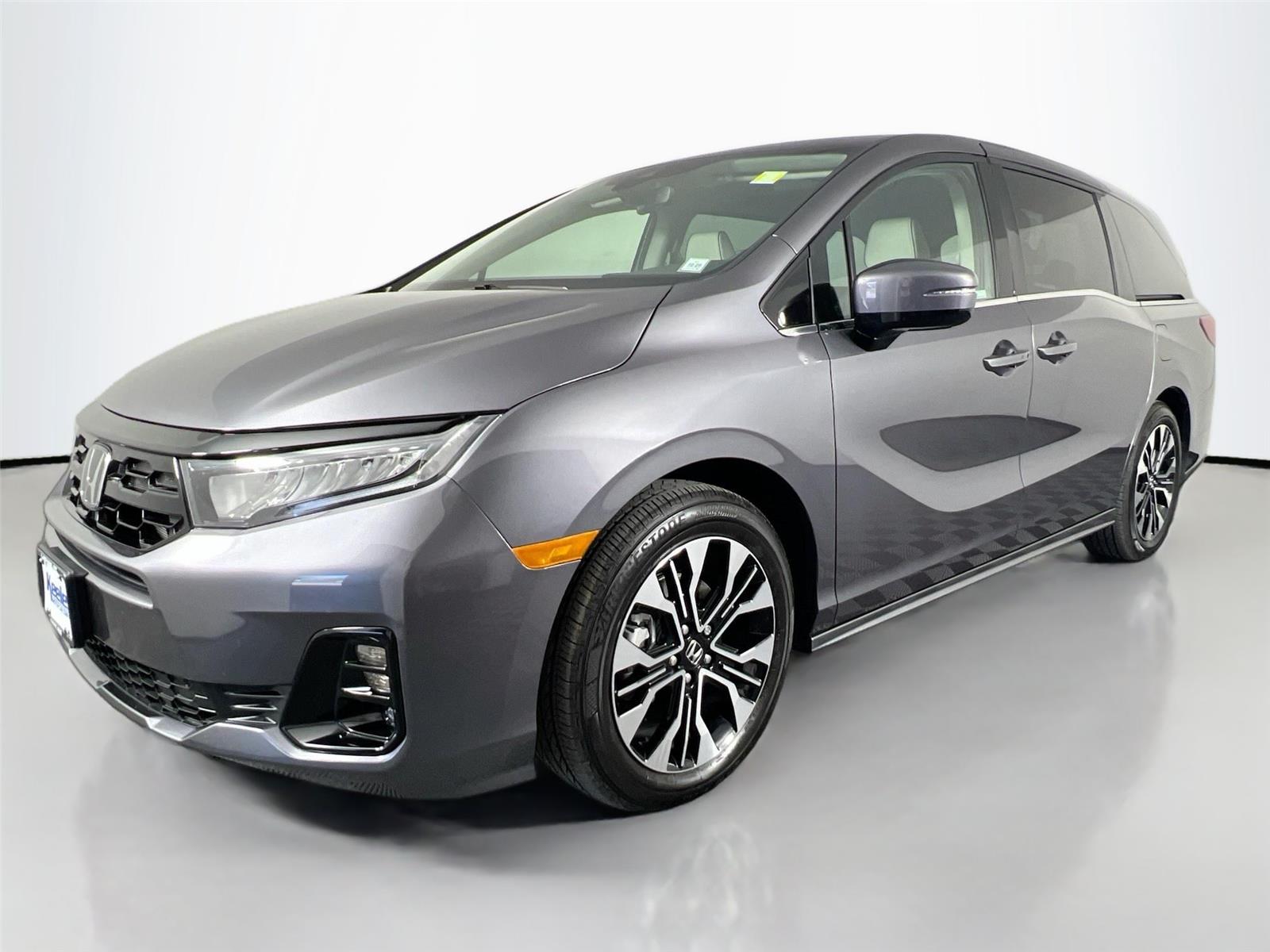 2026 Honda Odyssey Elite photo 2