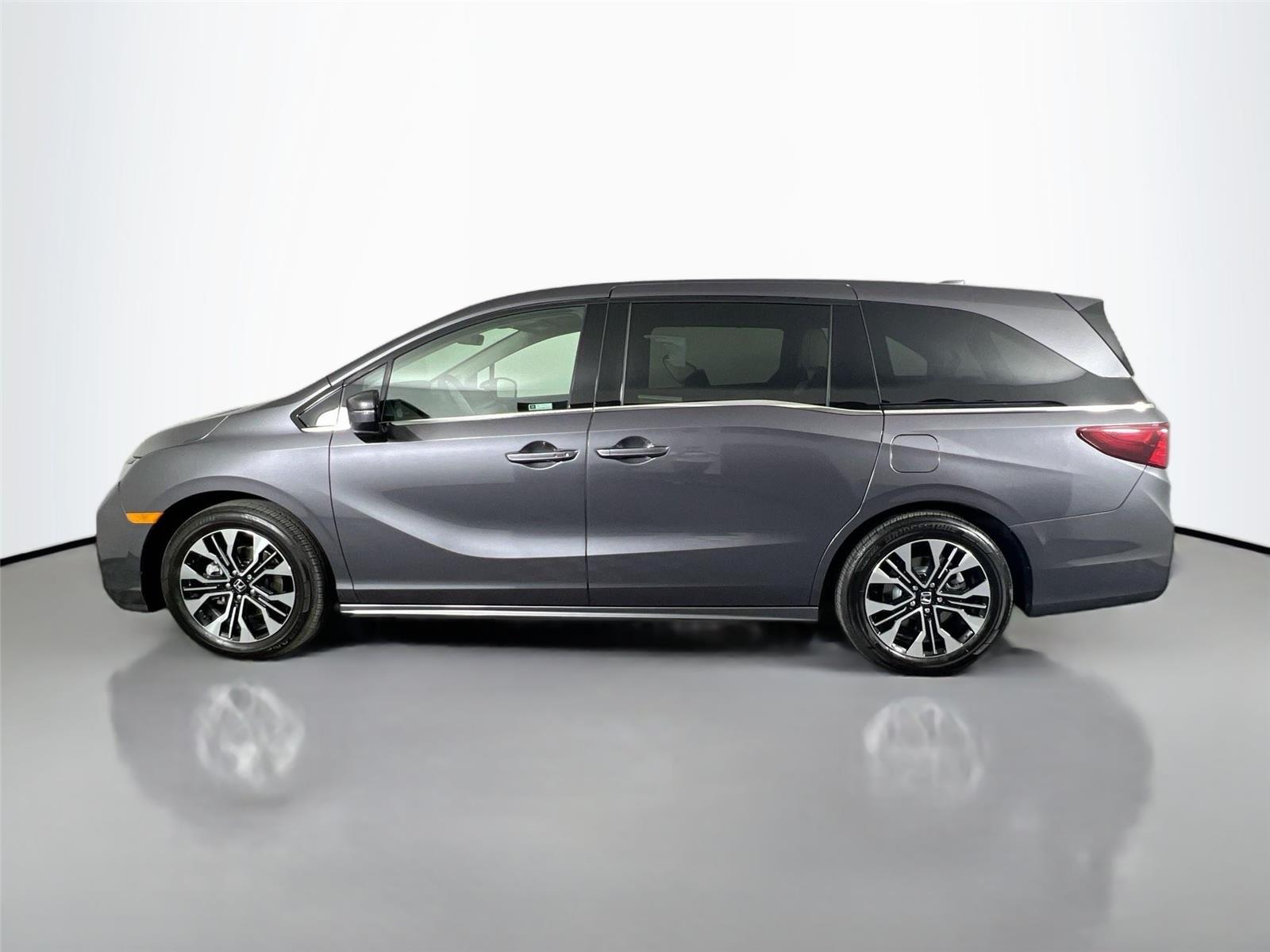 2026 Honda Odyssey Elite photo 3