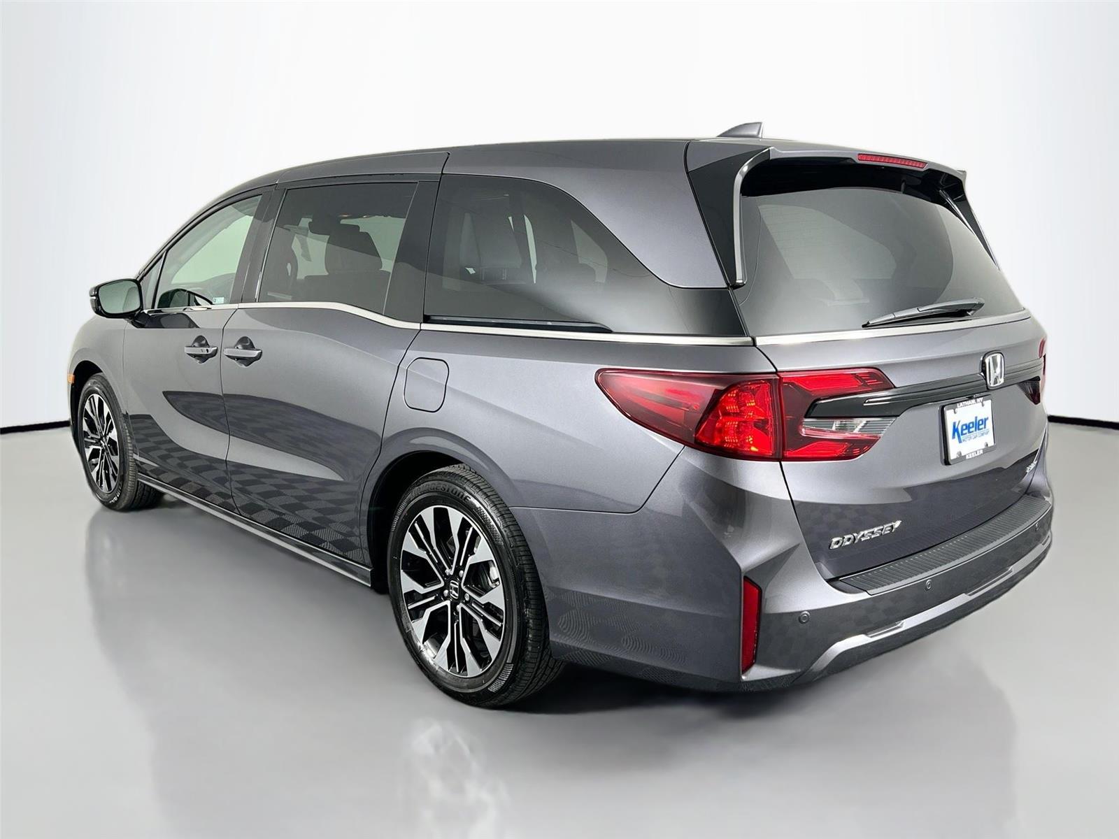 2026 Honda Odyssey Elite photo 4