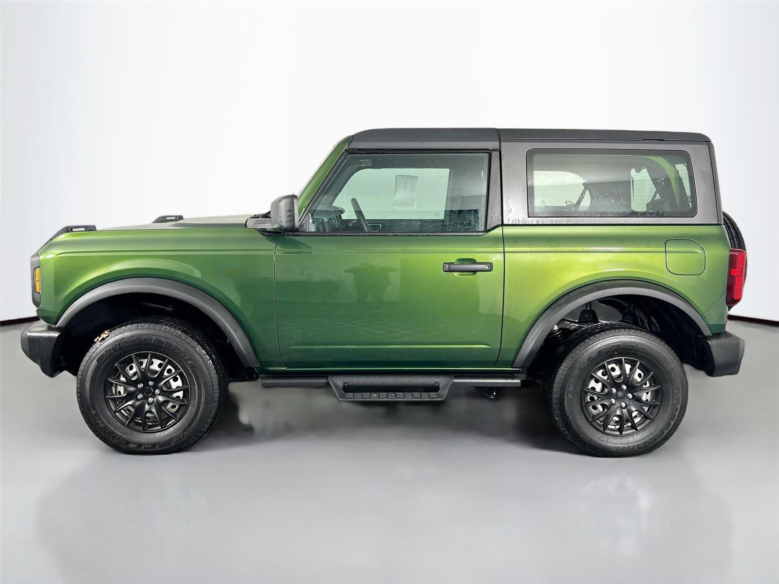 2023 Ford Bronco Base photo 3