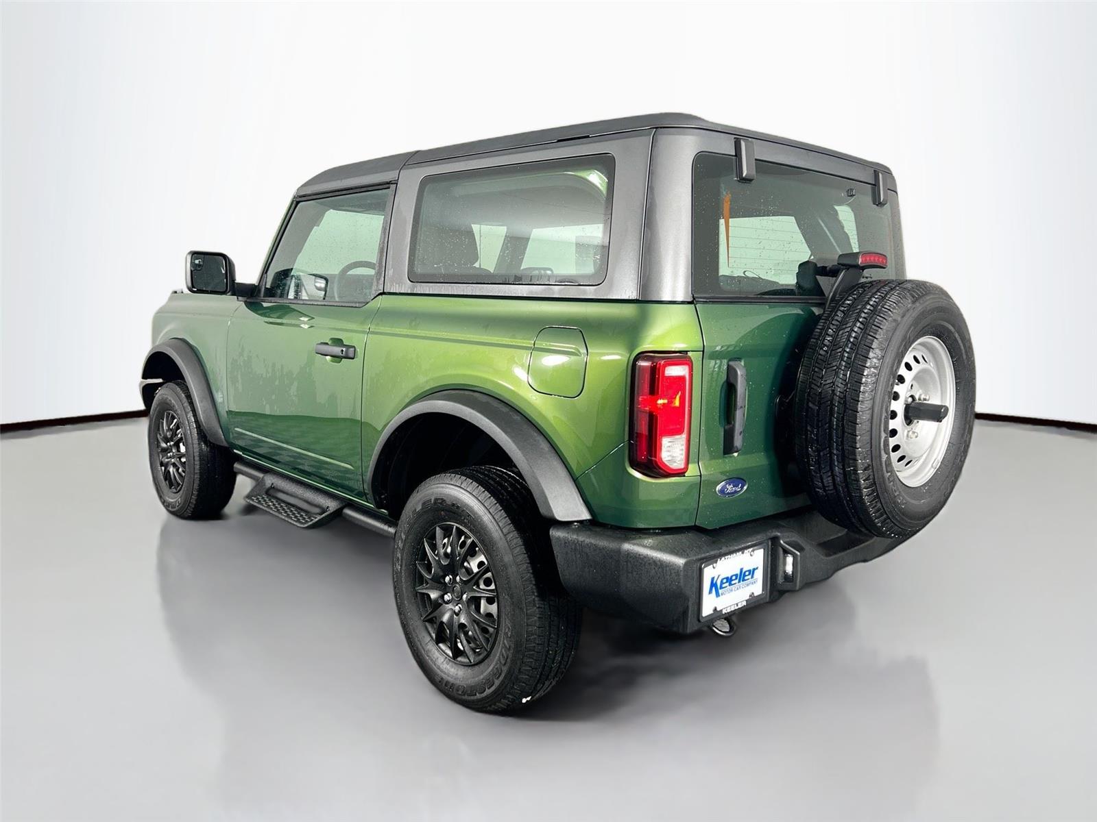 2023 Ford Bronco Base photo 4