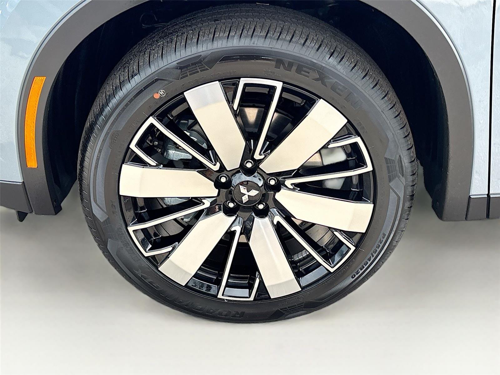 2026 Mitsubishi Outlander SE