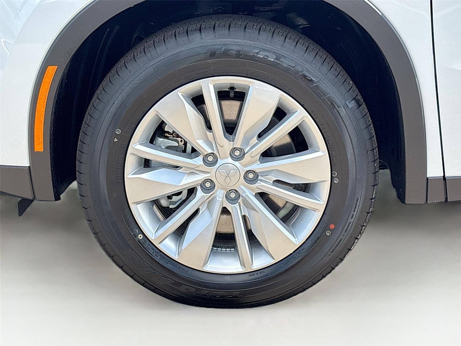 2026 Mitsubishi Outlander ES