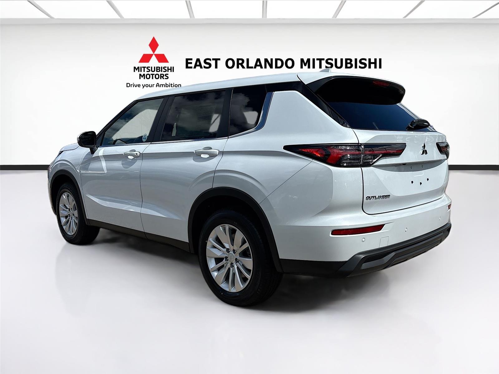 2026 Mitsubishi Outlander ES