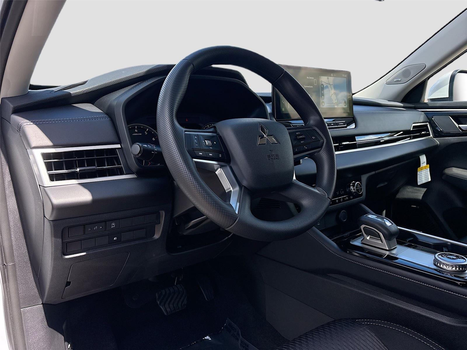 2026 Mitsubishi Outlander ES