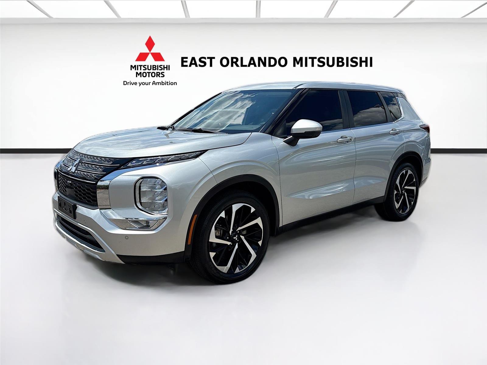 2024 Mitsubishi Outlander SE