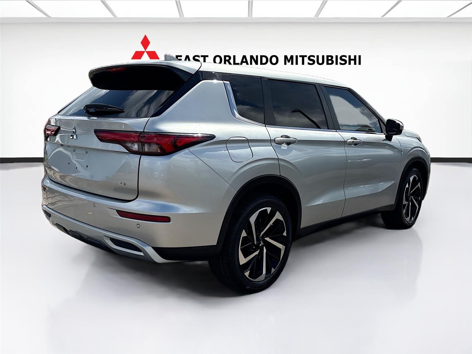 2024 Mitsubishi Outlander SE