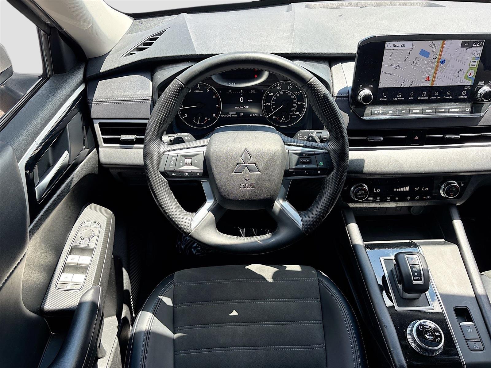 2024 Mitsubishi Outlander SE