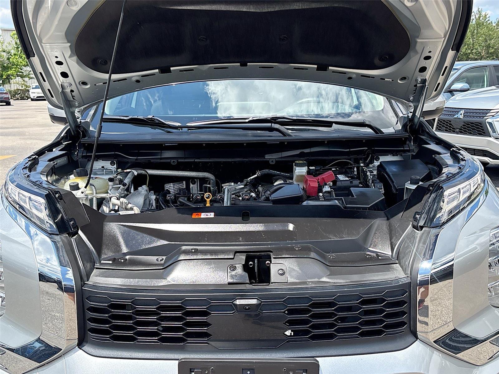 2024 Mitsubishi Outlander SE