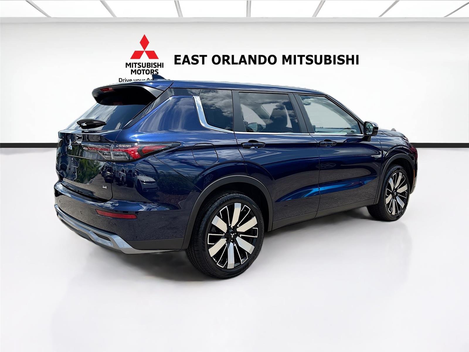 2025 Mitsubishi Outlander SE