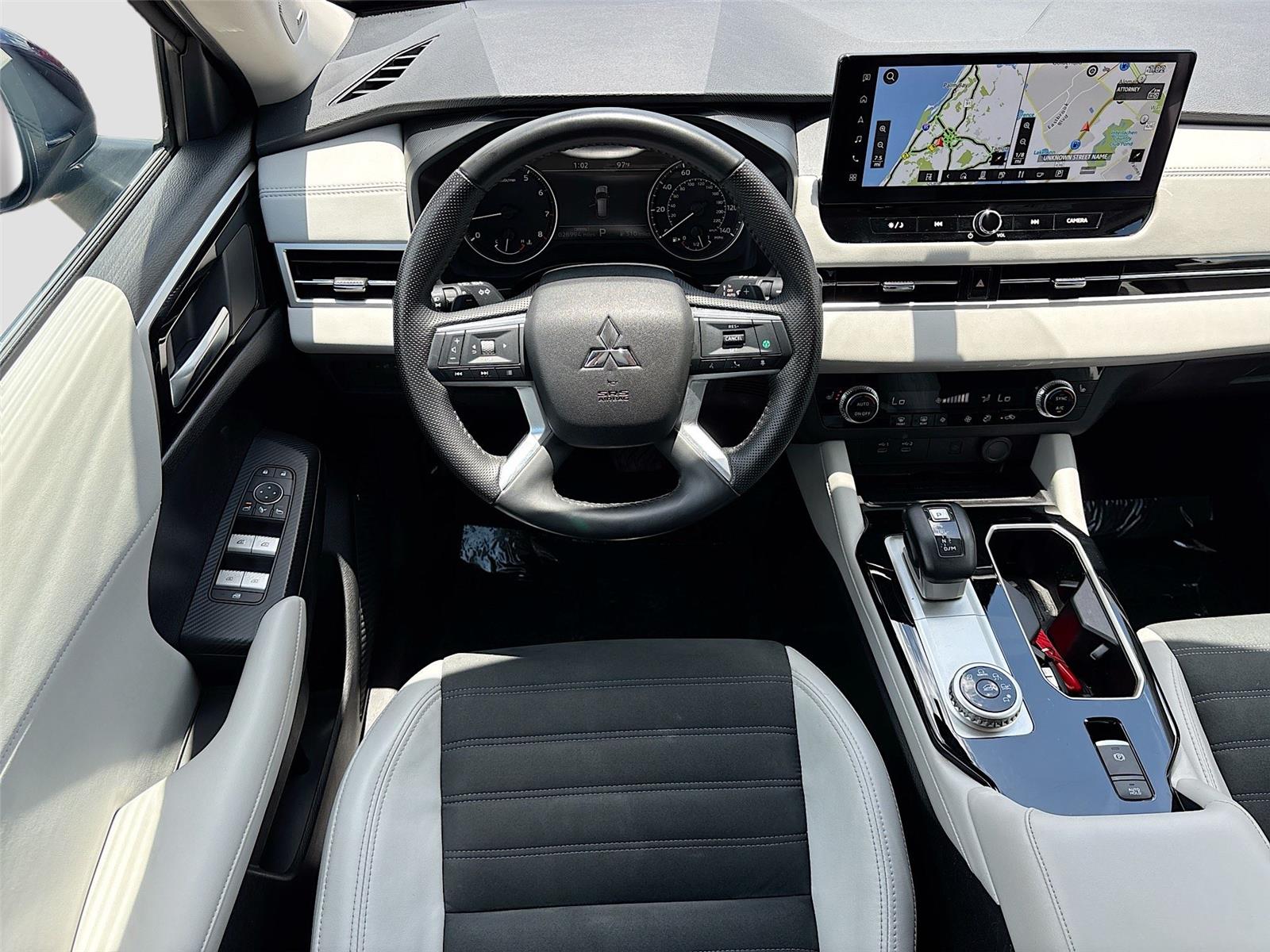 2025 Mitsubishi Outlander SE
