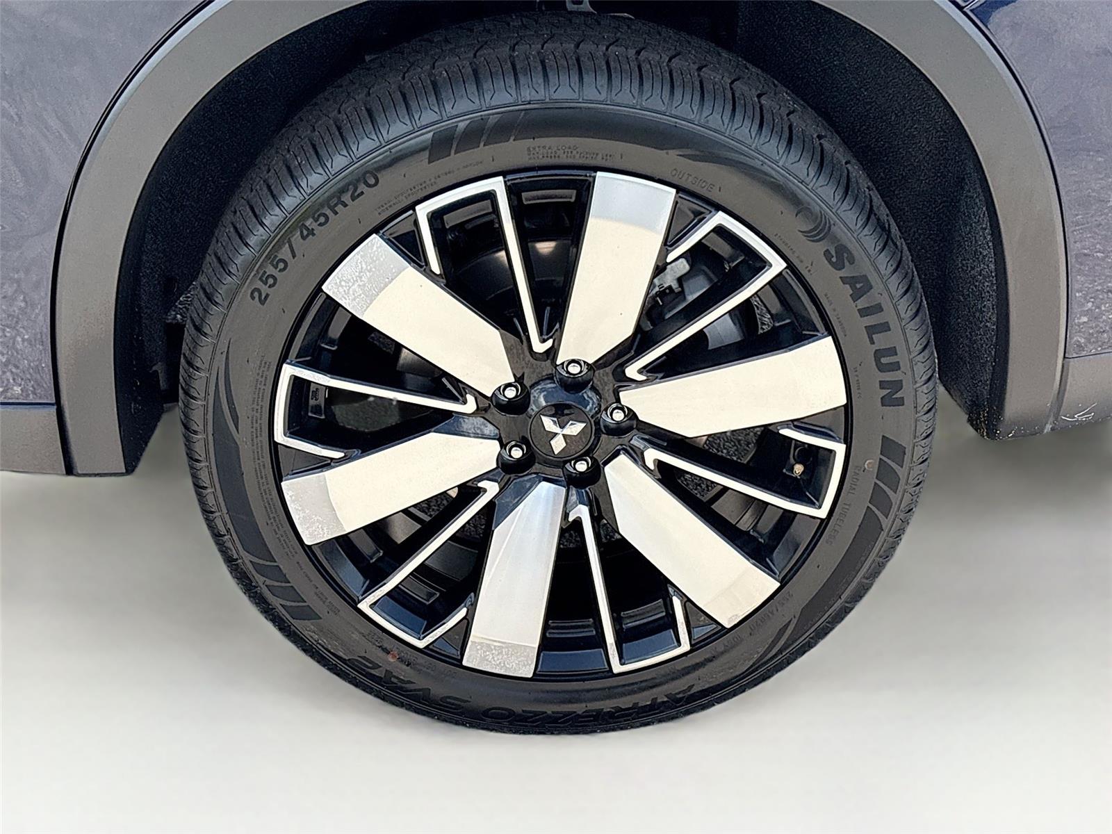 2025 Mitsubishi Outlander SE