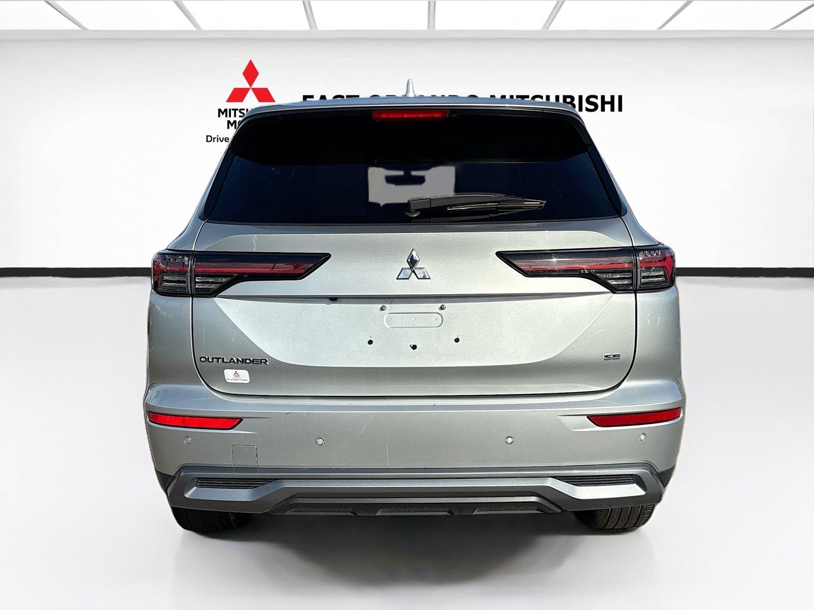 2025 Mitsubishi Outlander SE