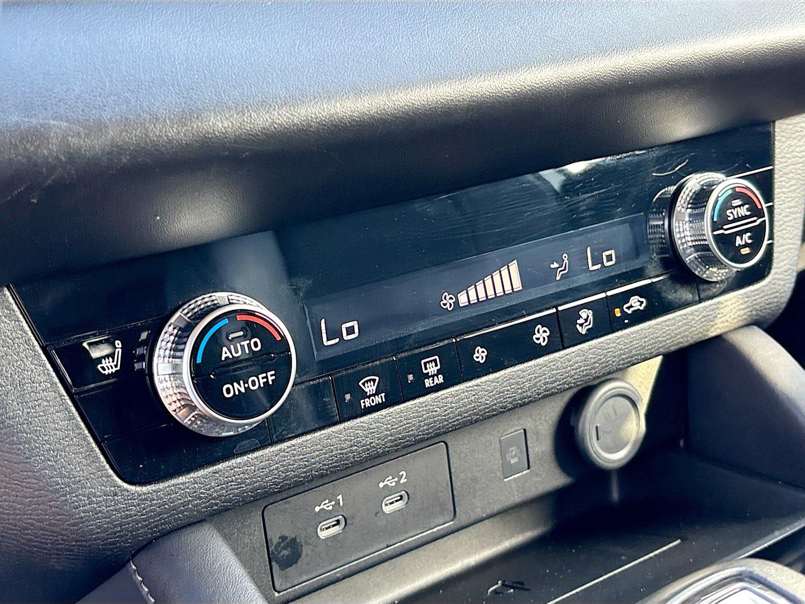 2025 Mitsubishi Outlander SE