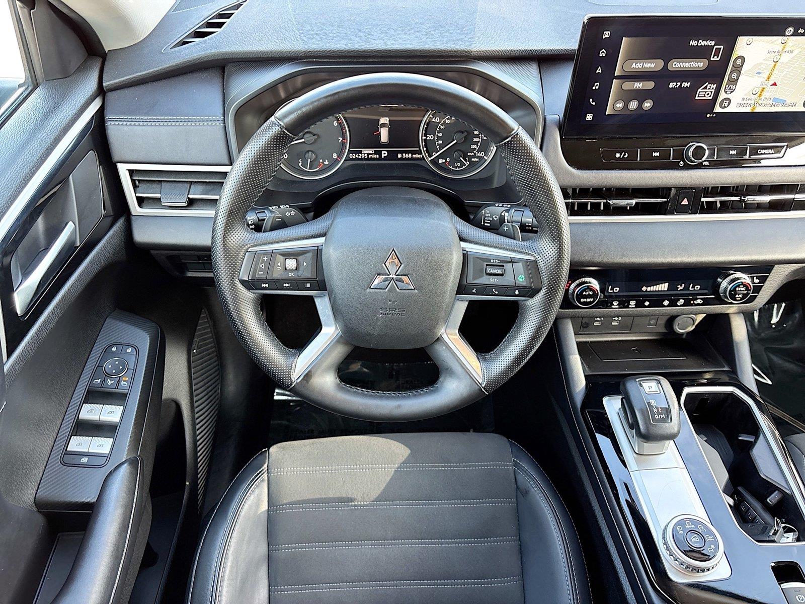 2025 Mitsubishi Outlander SE