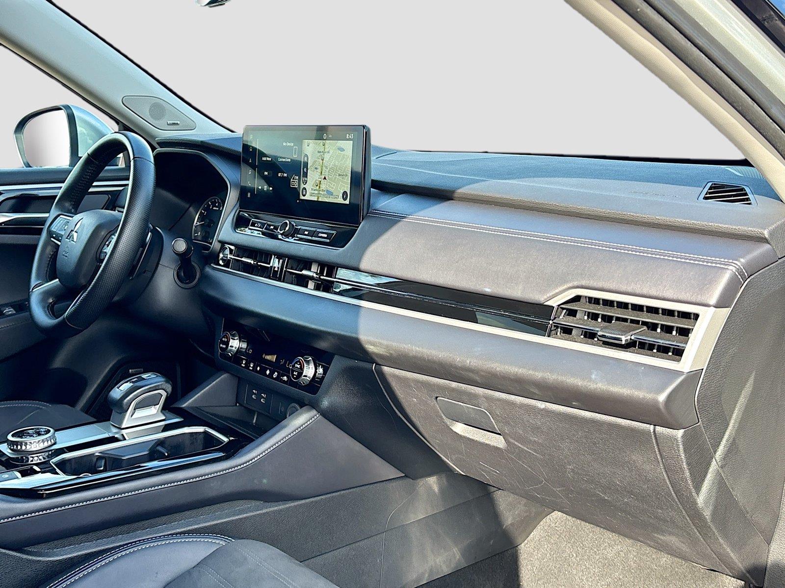 2025 Mitsubishi Outlander SE