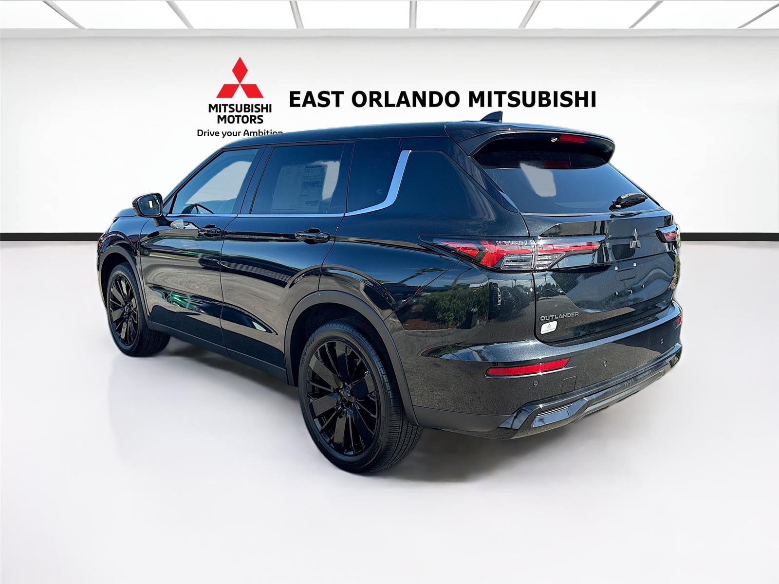 2026 Mitsubishi Outlander LE
