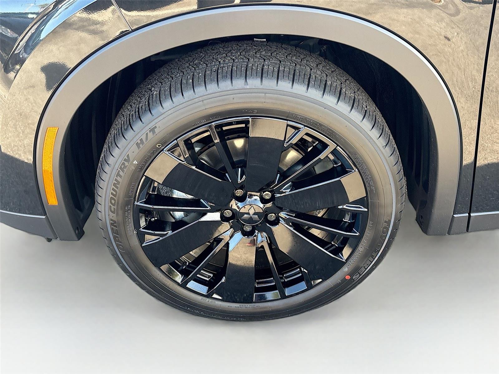 2026 Mitsubishi Outlander LE