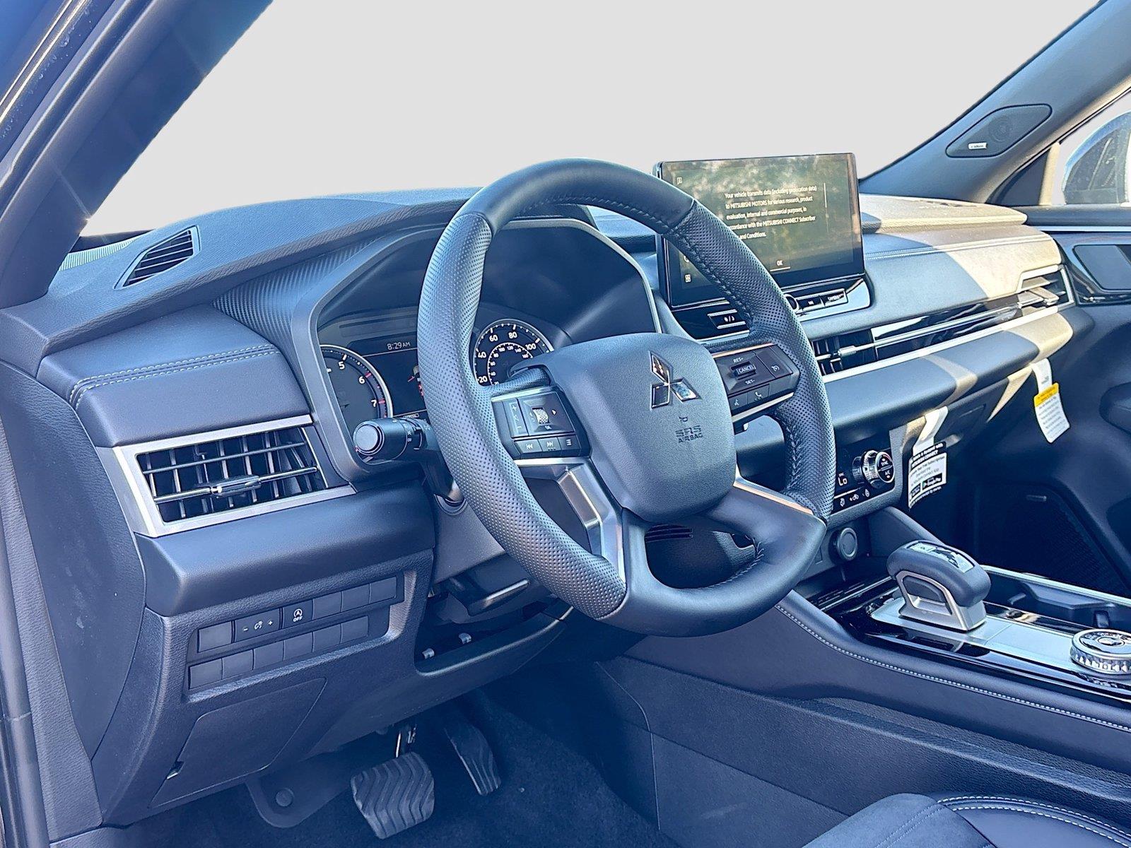 2026 MITSUBISHI Outlander LE