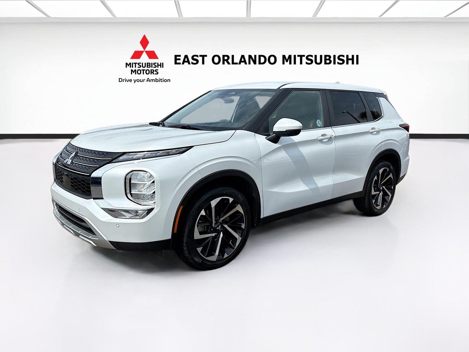 2024 Mitsubishi Outlander SE