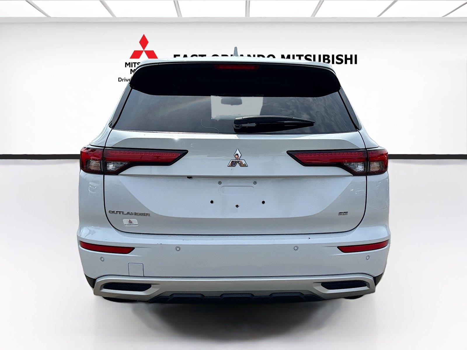 2024 Mitsubishi Outlander SE