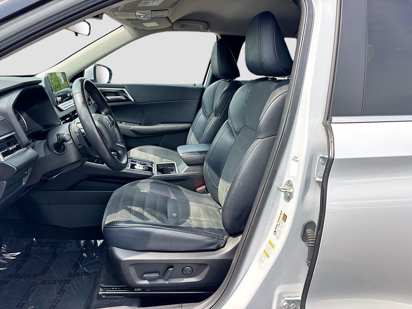 2024 Mitsubishi Outlander SE