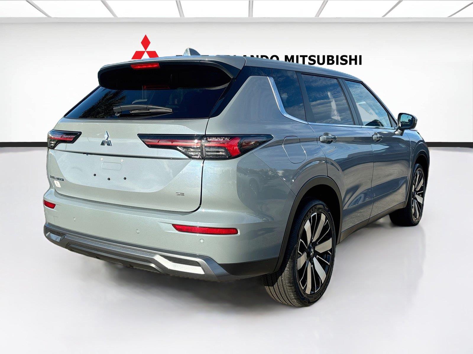 2026 Mitsubishi Outlander SE