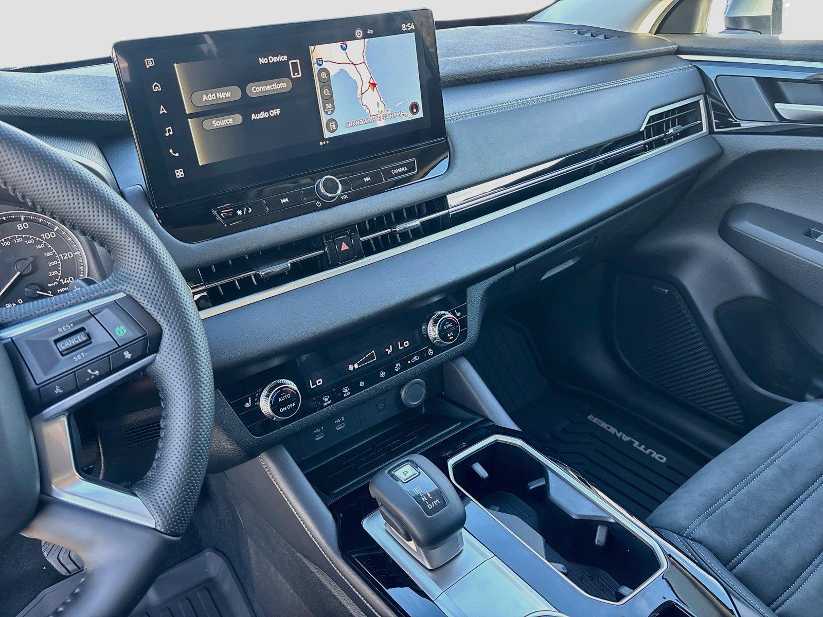 2026 Mitsubishi Outlander SE