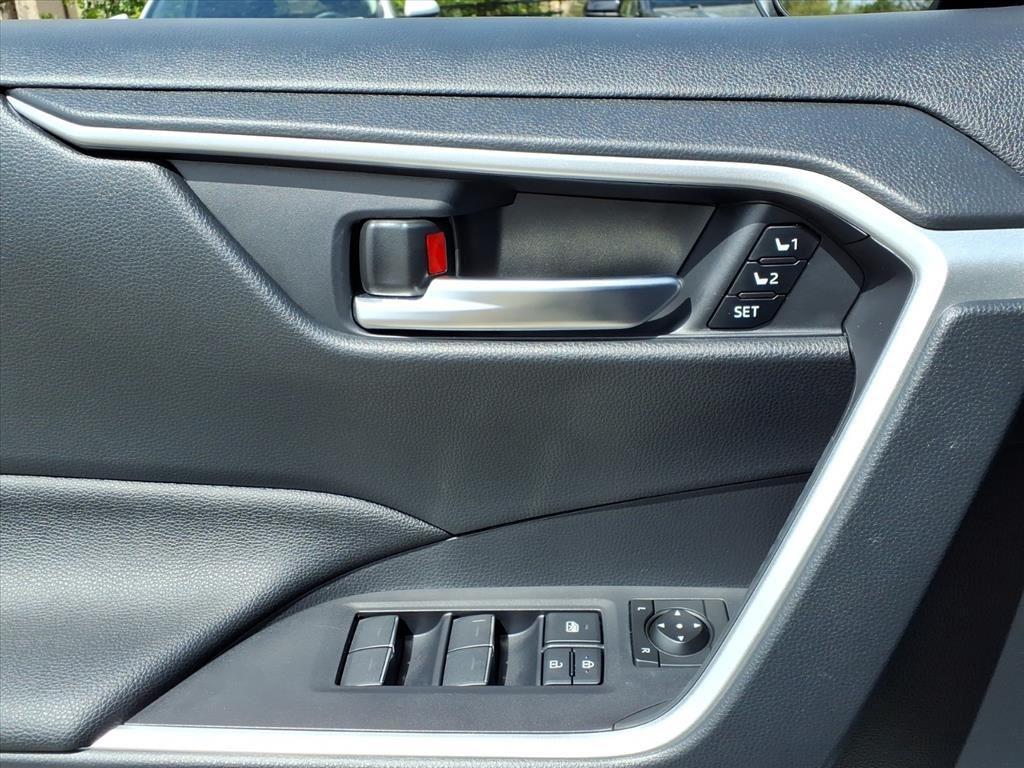 2025 Toyota RAV4 Hybrid XLE Premium