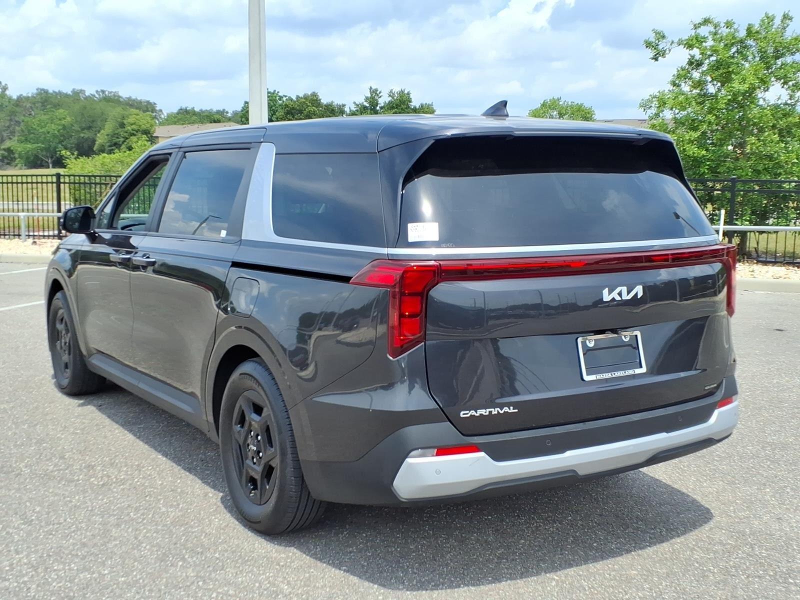 2025 Kia Carnival LXS